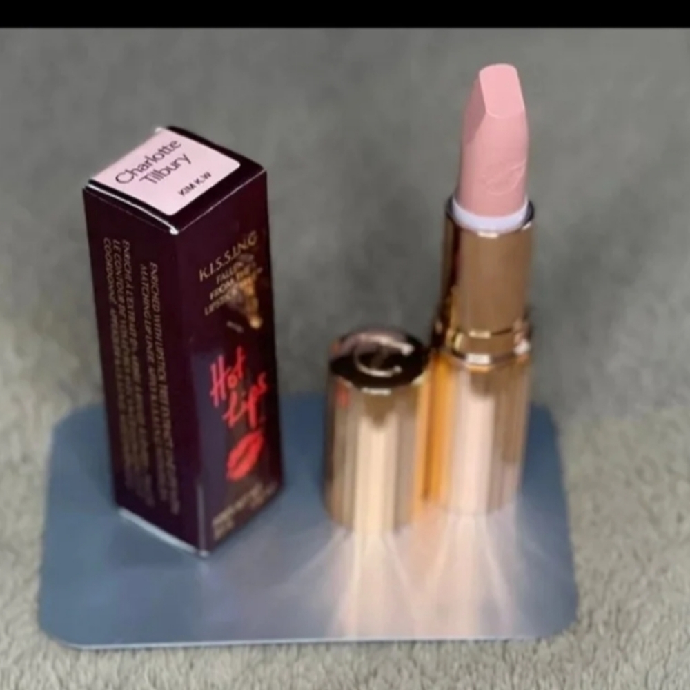 Charlotte Tilbury Kim K Lipstick Nude Peach